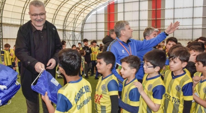 Karacabey'de spora destek çığ gibi