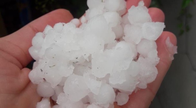 Bursa'da misket büyüklüğünde dolu yağdı