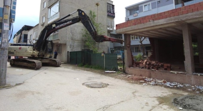 Gürsu Belediyesi kaçağa savaş açtı: 1 günde 6 yıkım