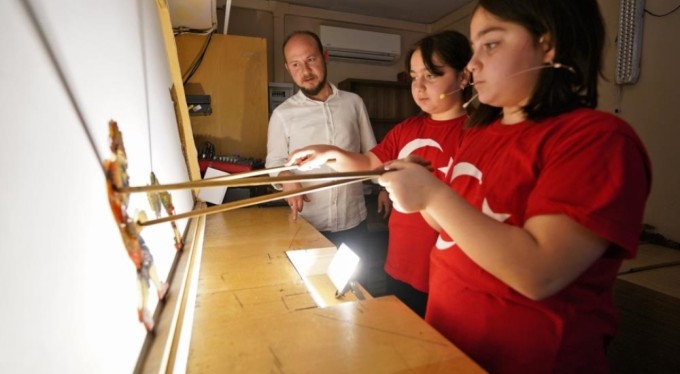 Bursalı küçük ikizler, hünerlerini hayal perdesinde sergiledi