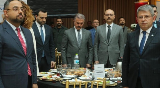 MHP'li Büyükataman Bursa'da oy pusulasını işaret etti