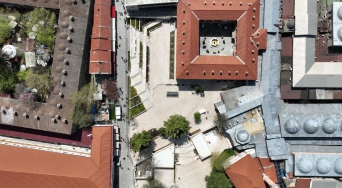 Bursa'da tarih değerini buluyor! Dev bir meydan daha...