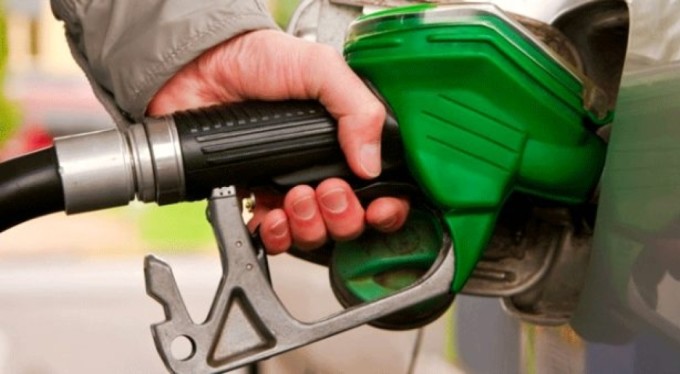 Araç sahipleri dikkat! Benzine büyük indirim geliyor...