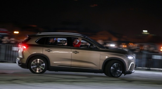 Togg Bursa'da drift atarak hünerlerini sergiledi