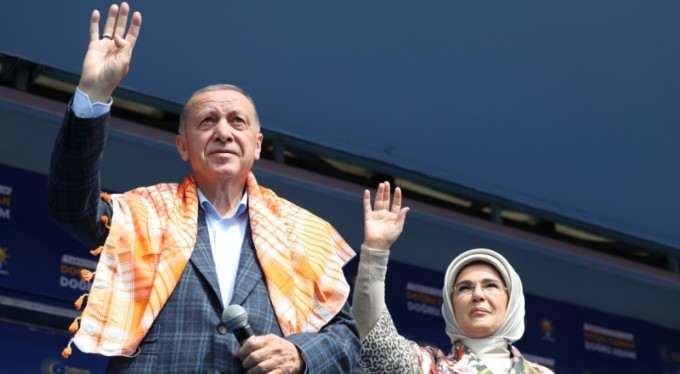 Cumhurbaşkanı Erdoğan: 'Oyumuzu ya eser siyasetinden ya da yıkım siyasetinden yana kullanacağız'