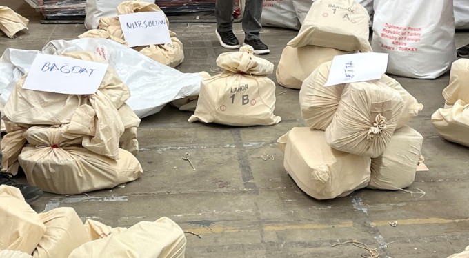 Yurt dışından getirilen 1 milyon 817 bin oy Ankara'da tasnif ediliyor