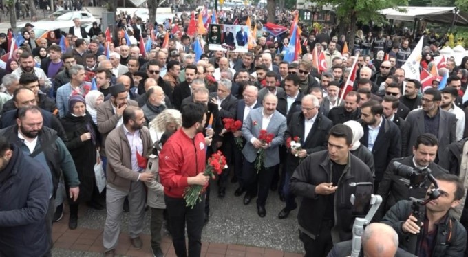 Bursa'da 'Sevgi Yürüyüşü'ne büyük ilgi