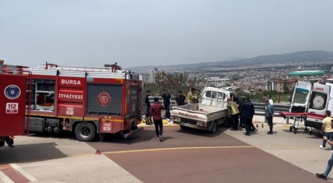 Bursa'da kontrolden çıkan kamyonet uçurumun eşiğinde kaldı