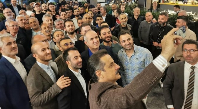 Bursa'da Faruk Çelik'e yoğun ilgi...