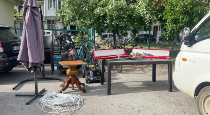 Hırsızı evine kadar kovalayarak yakaladı, onlarca çalıntı eşya ele geçirdi