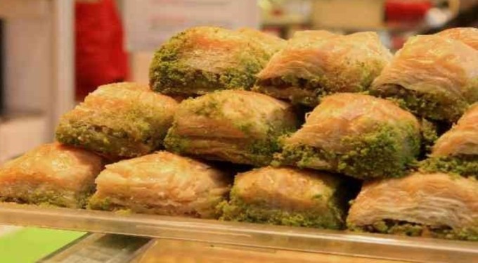 Tatlı kutusundan uyuşturucu çıktı! Çok sayıda şüpheli tutuklandı