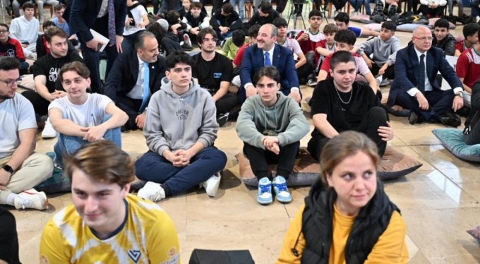 Bakan Varank ödülleri ikiye katladı