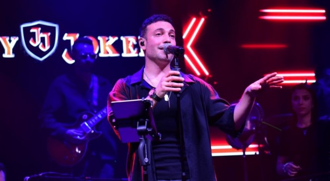 Oğuzhan Koç memleketi Bursa'da sahne aldı