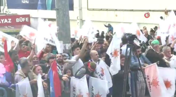 Bursa'da kutlamalar başladı! Vatandaşlar meydanı doldurdu