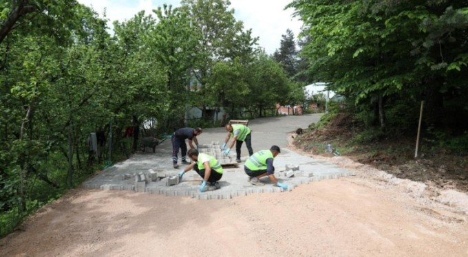İnegöl'de yollar parke taşla kaplanıyor