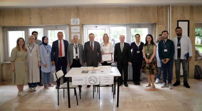 BUÜ Hastanesi ziyaretçilerine tütün ürünlerinin zararları anlatıldı