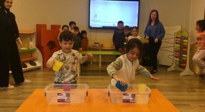 Minik öğrencilerin sınır ötesi eğitimi