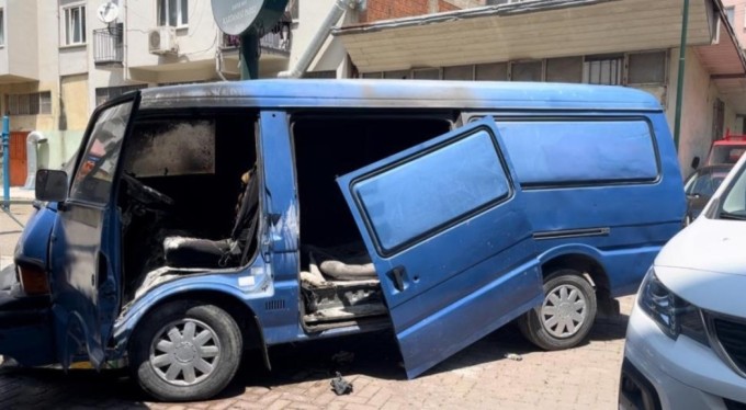 Bursa'da kendi araçları gibi binip uyudular, sabah yakıp kaçtılar!
