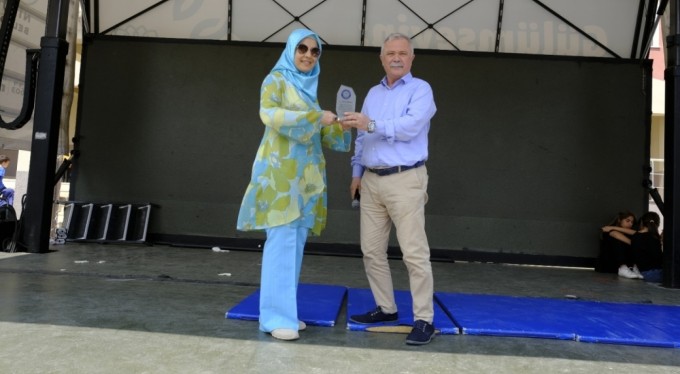 Yıl sonu şenliğinde doyasıya eğlendiler