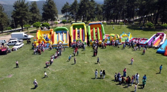 Orhaneli'nde şölen havasında yılsonu sergisi