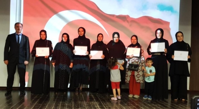İnegöl'de kursiyerler sertifikalarını aldı