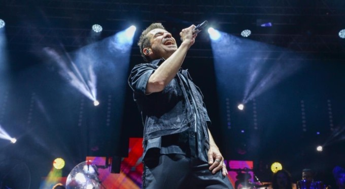 Kenan Doğulu Bursa'da sahne aldı