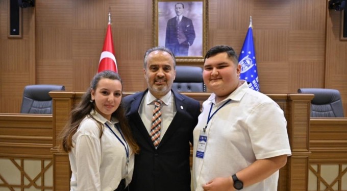 Yerel ve ulusal sorunlara genç bakış