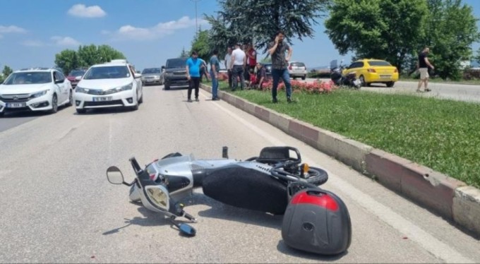 Bursa'da cip ile elektrikli bisiklet çarpıştı! Yaralılar var