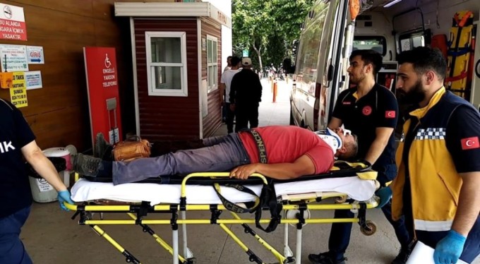 Bursa'da kamyon şoförü damperi açık unuttu! Ölümden döndü