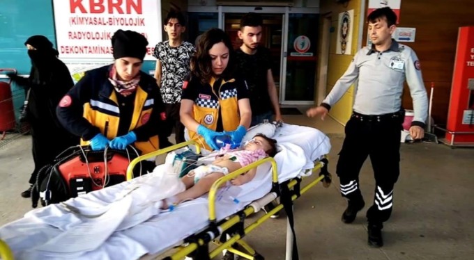 1 yaşındaki bebeğin soluk borusuna fıstık kaçtı! Yaşam mücadelesi veriyor