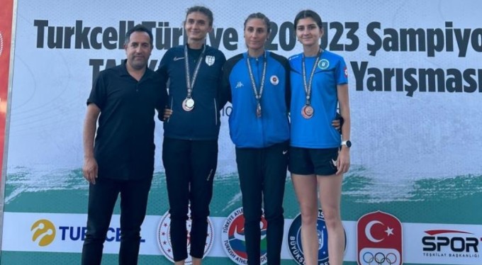 Bursa Büyükşehir Belediyespor, Türkiye Atletizm Şampiyonası'nda madalyaları topladı