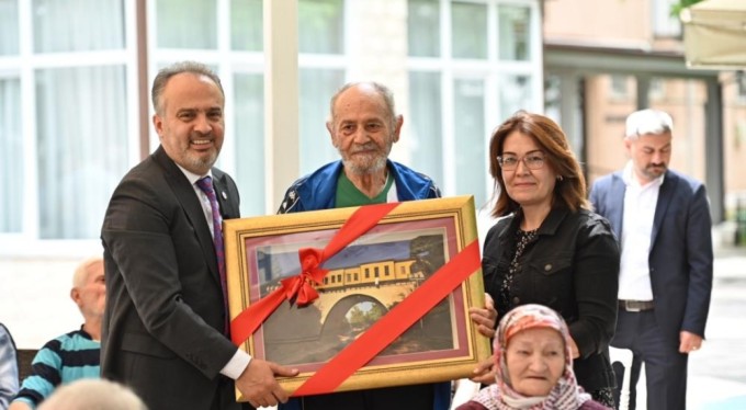 Başkan Aktaş'dan huzurevi sakinlerine moral ziyareti