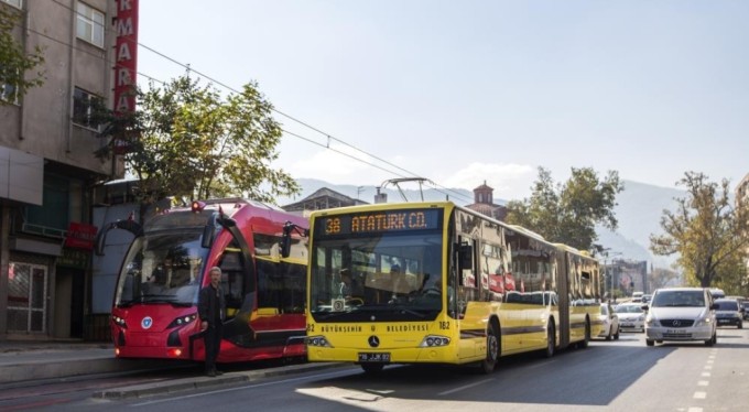 Bursa Büyükşehir'den Üniversite adaylarına ücretsiz ulaşım