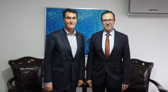 Başkan Dündar'dan Kosova'da ziyaretler