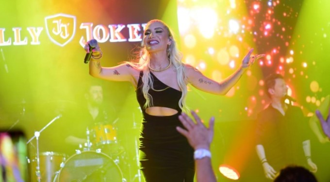 Bursa'da İrem Derici'den unutulmaz konser