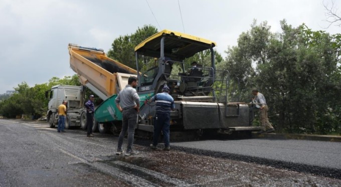 Gemlik Belediyesi'nden Küçük Sanayi'ye yol desteği