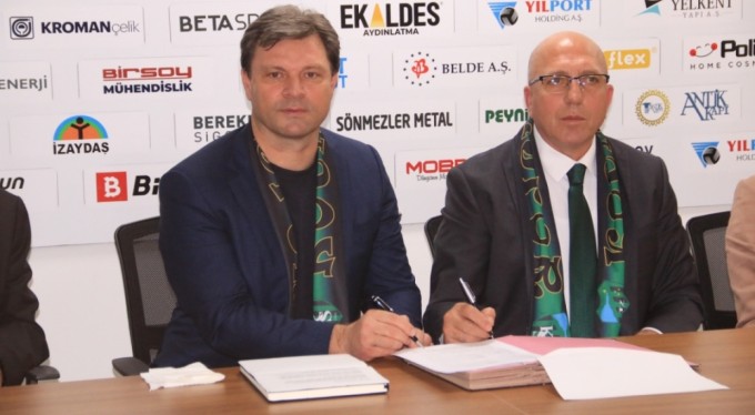 Kocaelispor, teknik direktör Ertuğrul Sağlam ile 2 yıllık sözleşme imzalandı