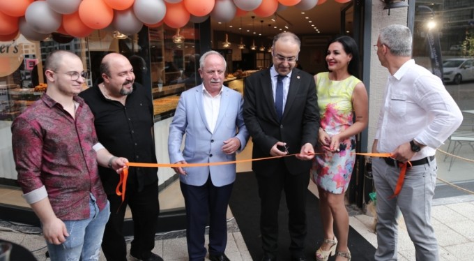 Ender Baklava'nın 6. şubesi coşkuyla açıldı