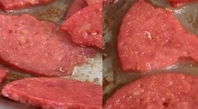 Marketten aldığı sucuğun içinaden kurtçuk fışkırdı!