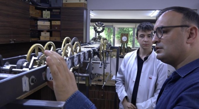 Bursa'dan Belçika'ya devasa saat