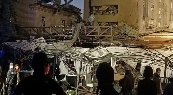 Rusya, Ukrayna'da sivil yerleşim bölgesini vurdu: 2 ölü, 22 yaralı