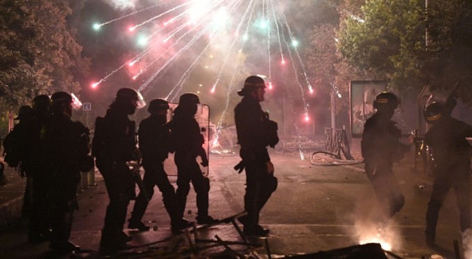 Fransa'da şiddet olayları sürüyor: 667 kişi gözaltında