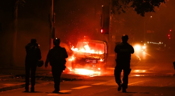 Fransa'da silah mağazası yağmalandı, av tüfekleri çalındı