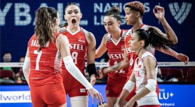 A Milli Kadın Voleybol Takımı Milletler Ligi'nde çeyrek finalde
