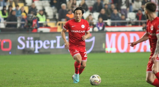 Antalyaspor, Japon futbolcu Shoya Nakajima ile yollarını ayırdı