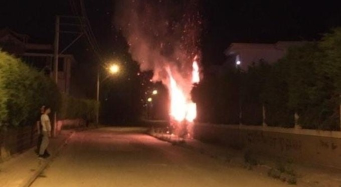 Bursa'da site bahçesindeki ağaçları ateşe verdiler!