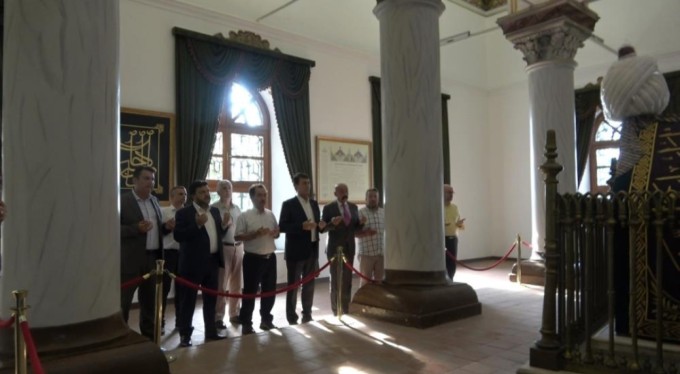 Şehit padişah Bursa'daki kabri başında anıldı