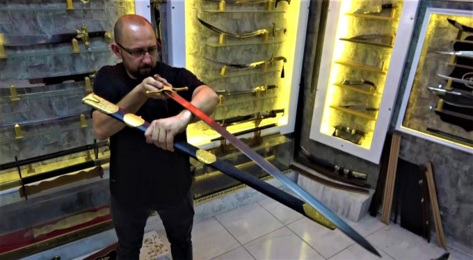 Bursa'da Topkapı Sarayı'ndaki eserin aynısını yaptı, görenler gözyaşlarına hakim olamadı