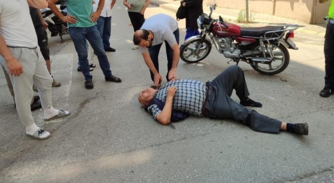 Bursa'da otomobilin çarptığı yaşlı adam ölümden döndü!