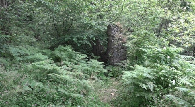 Uludağ'ın eteklerinde 600 yıllık tarihi hamam defineciler tarafından talan edildi!